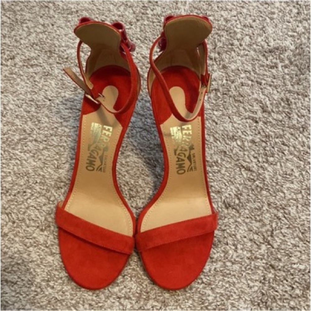 Brand new Ferragamo Heels